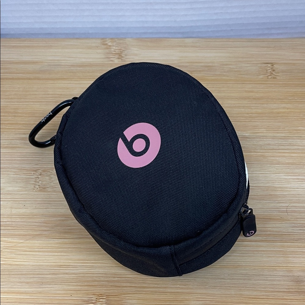 Beats headphone Case With Clip